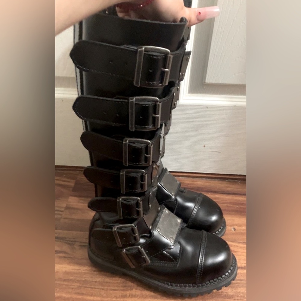 All leather Demonia, size seven, comfortable well fitted shoes